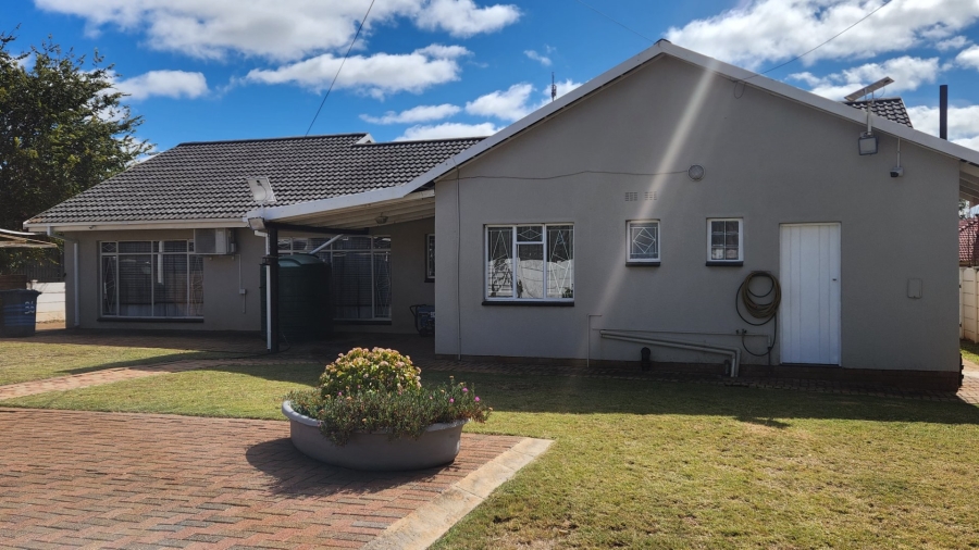 3 Bedroom Property for Sale in Stilfontein Ext 4 North West
